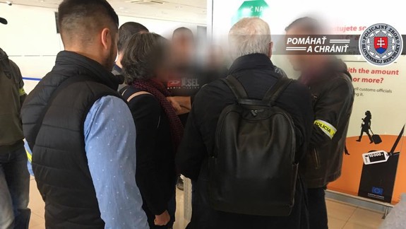 Akcia na letisku: NAKA  zadržala Taliana pre podvody za 25 miliónov