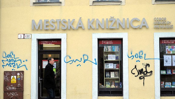 Z niekdajšej krásavice na Dunaji sa dnes stáva Graffiti City