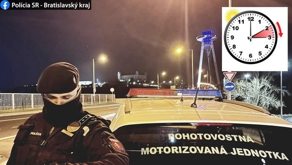 Policajti celkom vtipne oznámili, že sa v noci zo soboty na nedeľu mení zimný čas na letný!