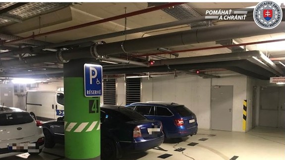 FOTO:  Falošných invalidov parkujúcich v nákupných centrách zázračne vyliečila policajná kontrola