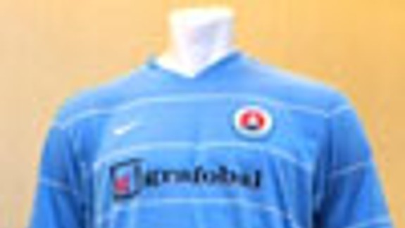 Slovan do sezóny v nových dresoch i kopačkách