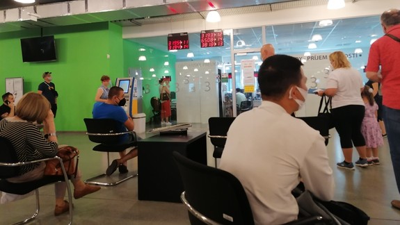 Pozor, nápor na oddeleniach dokladov pretrváva, využiť treba menšie pracoviská