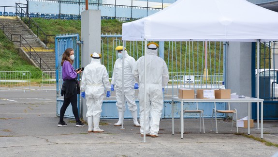 Slovensko zaznamenalo takmer 2000 nových prípadov koronavírusu, Matovič opäť zaútočil na Sulíka