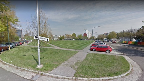 Šrobárovo námestie sa premení na zelený priestor s ihriskom a psím výbehom