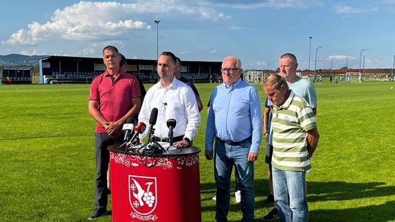 Vlček: Futbalovému klubu Vajnory hrozí pre zvýšenie nájmu zánik, upozorňuje starosta Vlček