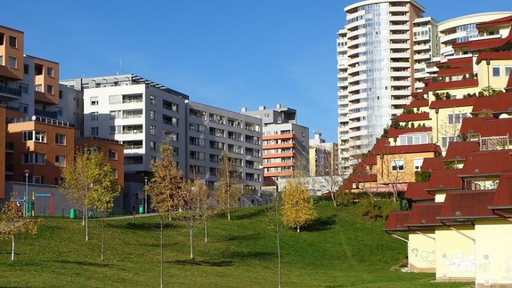 V Karlovej Vsi oficiálne otvárajú výnimočný Park Kaskády, tečie ním potok z dažďovej vody