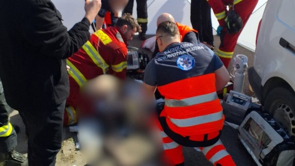 Tragická nehoda: Motorkár pri cintoríne Vrakuňa narazil do stĺpa, zraneniam podľahol