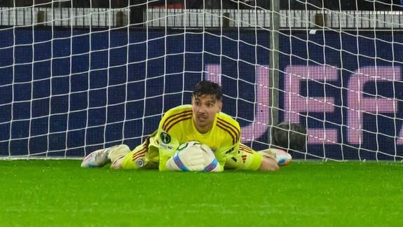 Futbal: Slovan držal nad vodou iba brankár Takáč: „Teší to, no výkon nebol ideálny“