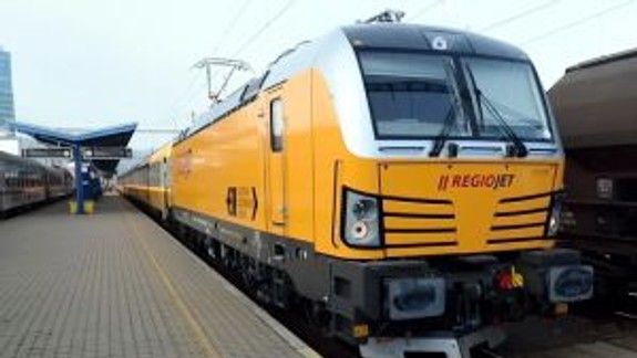 Chodievate vlakmi do Dunajskej Stredy či Komárna? Pripravte sa na rozsiahle výluky!