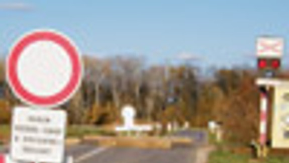 Na nebezpečnom priecestí železnice osadia závory