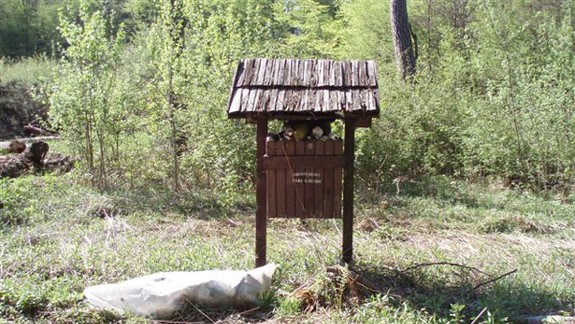 Odpadkový kôš pod Kačínom je stále preplnený