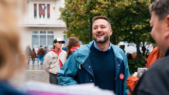 VIDEO: Primátor Matúš Vallo už odvolil. Z termínu volieb nie je nadšený
