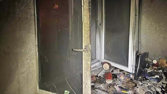 Požiar: V dome na Kupeckého ulici v noci horel byt na prízemí