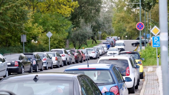 Dobrá správa: Pri nemocnici na Antolskej pribudne 200 bezplatných parkovacích miest