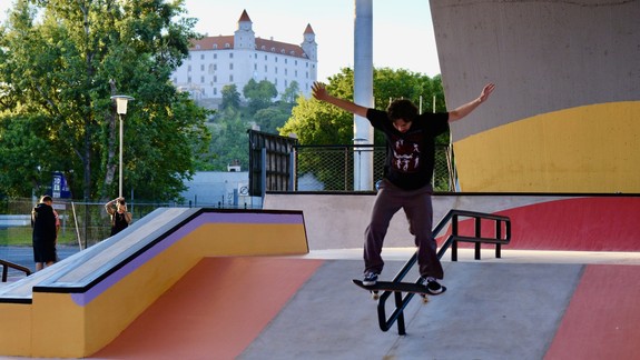 Prídete? Pod Mostom SNP otvárajú veľkým podujatím jeden z najväčších skateparkov na Slovensku
