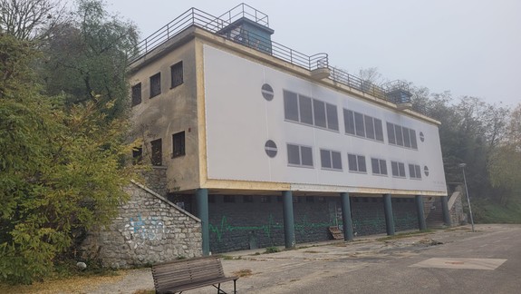 Chátrajúcu budovu amfiteátra v Devíne vypratali a vyčistili