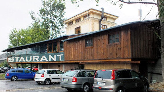 Mýtny domček na petržalskej strane prestavali asi viac ako mohli