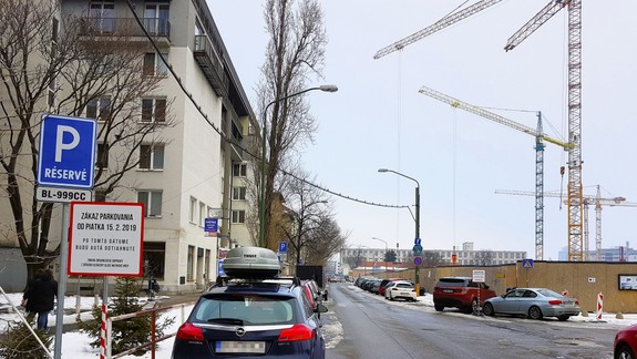 Vedeli ste, že na Páričkovej vám môžu odtiahnuť auto?