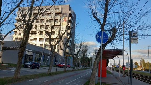 Starosta Rače tvrdí, že v apartmánoch, ktoré zamenilo ministerstvo vnútra, sa legálne bývať nedá