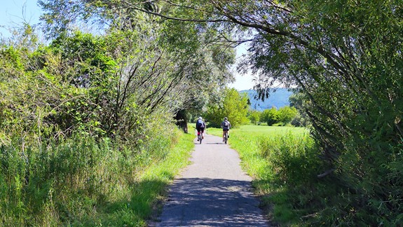 Cyklotrasu od Devínskeho jazera po cyklomost Vysomarch čaká oprava