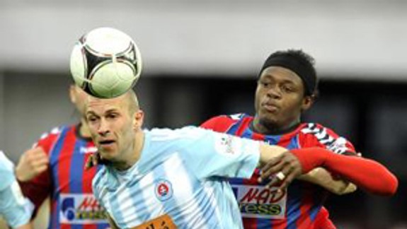 Futbalisti Slovana Bratislava doma so Senicou len remízovali