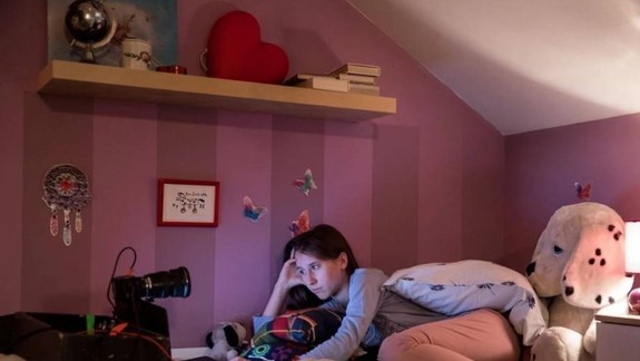 Polícia eviduje nárast prípadov, v ktorých deti zdieľajú svoje nahé fotky a videá