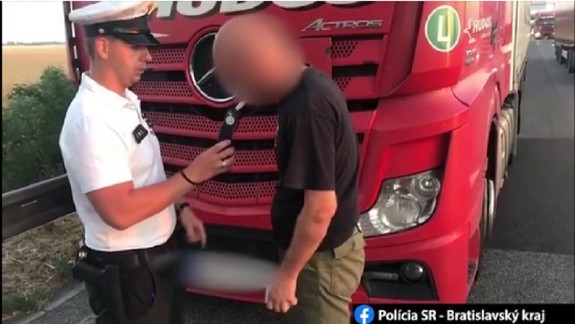 Nepoučiteľní: Pri kontrole v Bratislavskom kraji "nafúkalo" deväť kamionistov