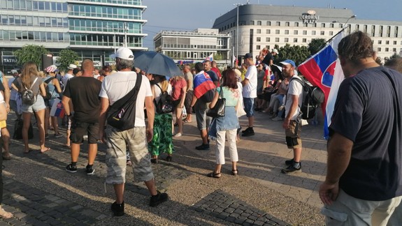 Linky MHD v okolí Hodžovho námestia premávajú odklonom