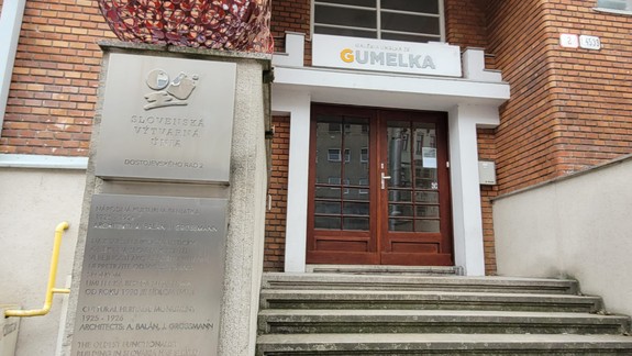 V Galérii Umelka vystavuje 43 umelcov z krajín V4, vstup je voľný