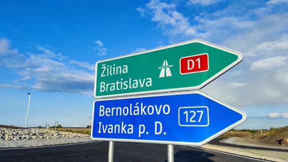 Výstavba prvého obchvatu regiónu Malokarpatska je hotová. Prvé autá po ňom prejdú v pondelok 24.10. 2022
