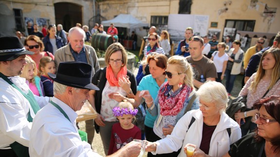 Sezóna vína a dobrého jedla sa začína. Pozrite si prehľad vinobraní a hodov