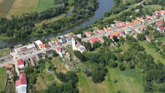 Záhorská Ves je najzápadnejšia obec Slovenska. Voliči si budú môcť vyberať z dvoch kandidátov na starostu