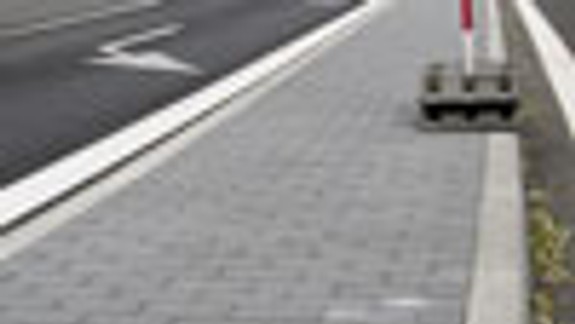 Landererovu rozširujú, zeleň nahradzujú dlažbou