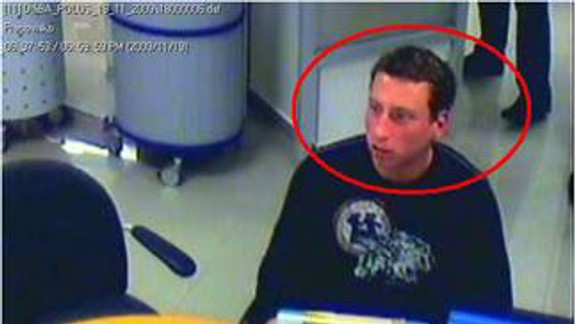 Hľadajú mužov, ktorí falšovali údaje