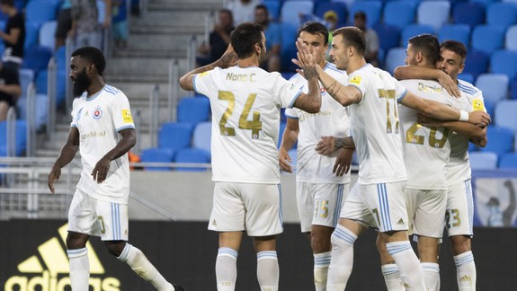 Futbalový Slovan zdolal v 4. kole Fortuna ligy Zlaté Moravce 4:0 a je prvý v tabuľke!