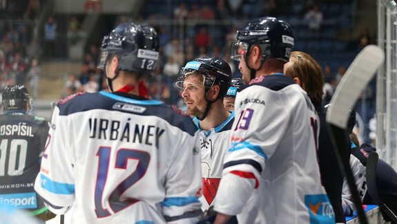 Hokej: Slovan sa počas Vianoc rozlúči so Sersenom, jeho dres s č.8 vyradia