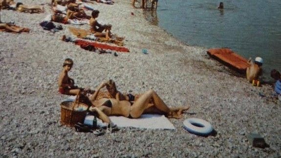 HISTÓRIA  Monika Ugo: „Na tej fotke pri vode na Draždiaku vedľa traktora som ja!“