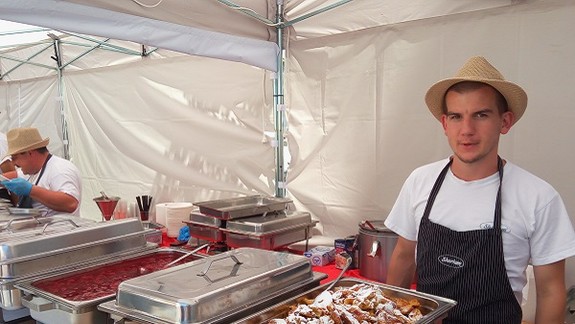 Na Primaciálnom námestí sa začali Jahodové dni