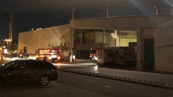 V Poluse horelo, nákupné centrum museli evakuovať