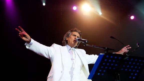VIDEO: Známy taliansky spevák Toto Cutugno v rámci svojho celosvetového turné nevynechá ani Bratislavu!