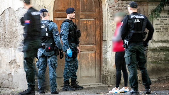 Na Ondrejskom cintoríne si dvaja muži zriadili v priestoroch národnej kultúrnej pamiatky provizórne bývanie