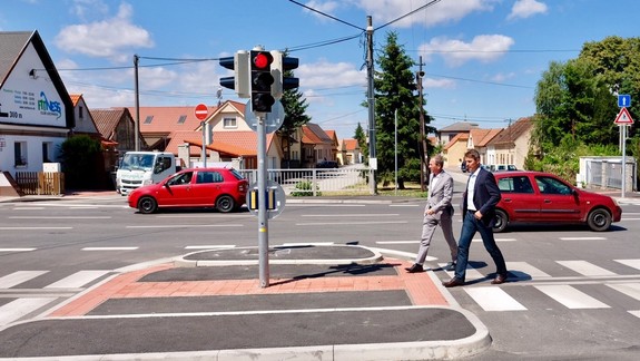 Ubudne nehôd? Záhorská Bystrica má novú svetelnú križovatku