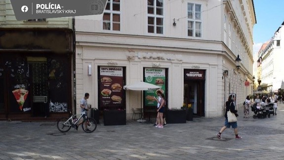 Ďalšie nehody kolobežkárov! Chodkyňa na pešej zóne skončila v nemocnici, kolobežkár ušiel