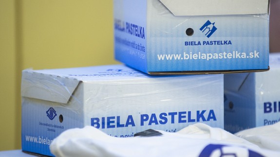 Biela pastelka: Na zbierku bude možné prispieť aj vo vlakoch ZSSK na tratiach TEŽ