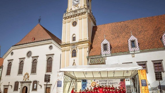 VIDEO: Zbor spevavých chlapcov z Bratislavy obdivuje celý svet
