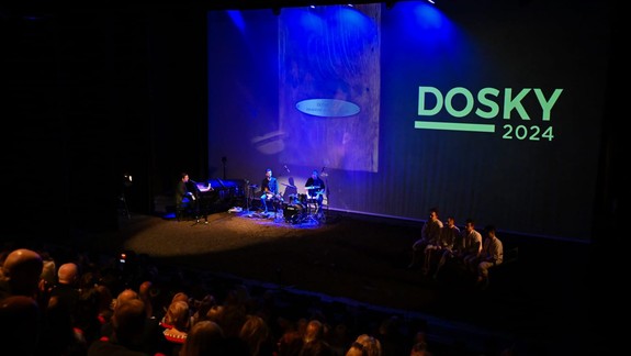 Ocenenie Dosky 2024 získala inscenácia Pes na ceste