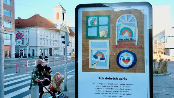 FOTO: Všimli ste si citylighty s roztomilým obsahom? Mesto chce byť poslom dobrých správ...