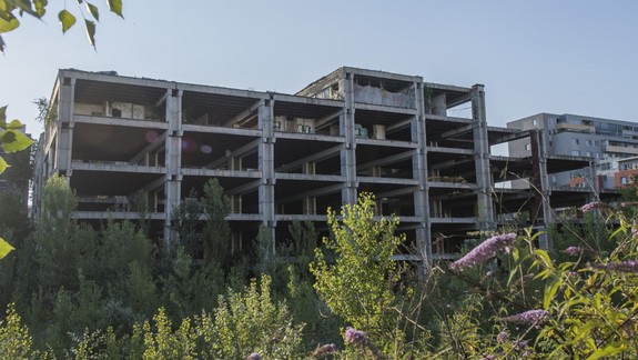 FOTO:  "Hirošima" straší v Ružinove už vyše desaťročie. Viete, prečo ju nezbúrali?
