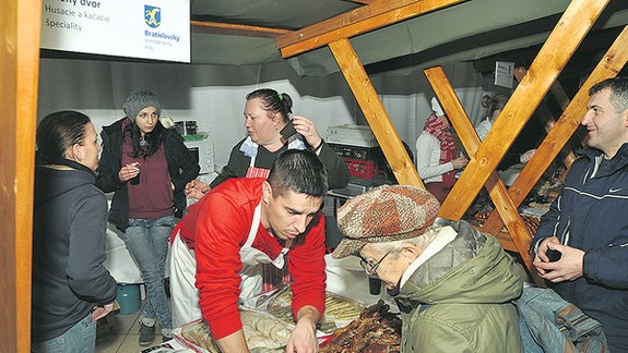 Župná zabíjačka opäť prilákala množstvo Bratislavčanov