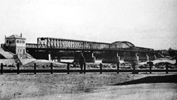 Do pomenovania bratislavských mostov ideológia nepatrí